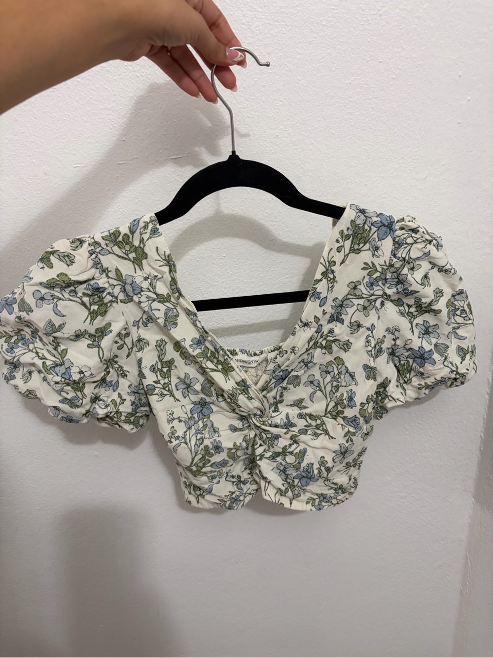 Floral Puff-Sleeve Cropped Top - Ivory/Bluef/Floral top